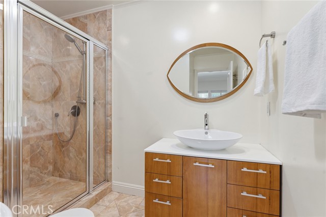 Detail Gallery Image 23 of 36 For 21904 Galvez, Woodland Hills,  CA 91364 - 3 Beds | 3/1 Baths