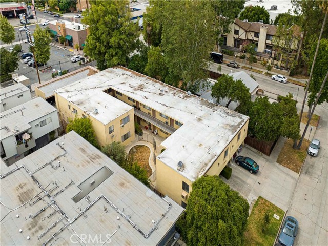 7049 Vassar Avenue, Canoga Park CA: https://media.crmls.org/medias/48c21056-e691-4866-b074-e27d0f88d1b6.jpg