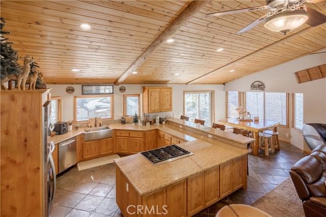 Detail Gallery Image 12 of 39 For 41537 Mockingbird, Big Bear Lake,  CA 92315 - 4 Beds | 3/1 Baths