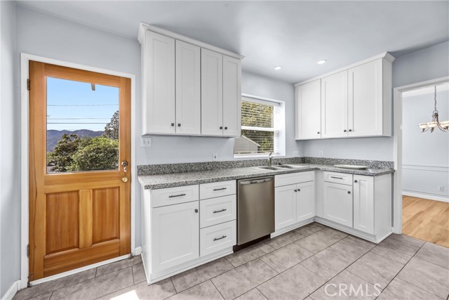 Detail Gallery Image 11 of 25 For 3338 Paraiso Way, La Crescenta,  CA 91214 - 3 Beds | 1 Baths