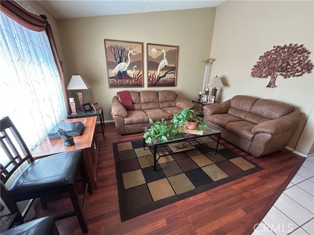 Detail Gallery Image 9 of 34 For 12734 Laurel Oak, Victorville,  CA 92392 - 3 Beds | 2 Baths