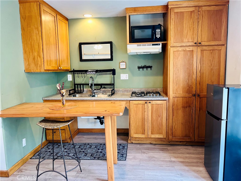 https://media.crmls.org/medias/48c3abd1-dfce-4bf1-aa5d-682545d8da20.jpg?preset=X-Large