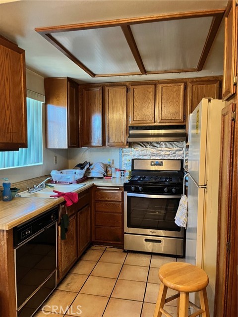 264 E Beverly Boulevard, Montebello CA: https://media.crmls.org/medias/48c4e6f8-0258-4468-99e7-4862bd6a581f.jpg