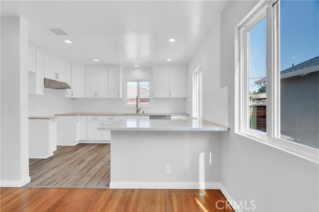 Detail Gallery Image 9 of 56 For 4622 Dunrobin Ave, Lakewood,  CA 90713 - 6 Beds | 4 Baths