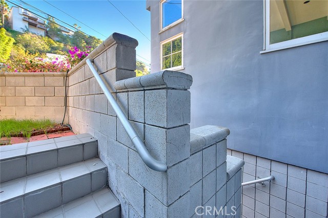 Detail Gallery Image 63 of 69 For 6423 Deep Dell, Hollywood,  CA 90068 - 3 Beds | 2/1 Baths