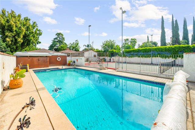 22226 Devonshire Street, Chatsworth CA: https://media.crmls.org/medias/48c7a473-4d4c-4e91-80b0-2b25db10d01a.jpg