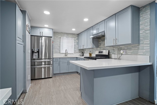 Detail Gallery Image 4 of 20 For 17377 Valley Bld #2,  Fontana,  CA 92335 - 3 Beds | 2 Baths