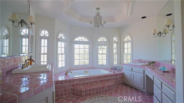 Detail Gallery Image 47 of 74 For 4548 Ellenboro, Woodland Hills,  CA 91364 - 4 Beds | 4/1 Baths