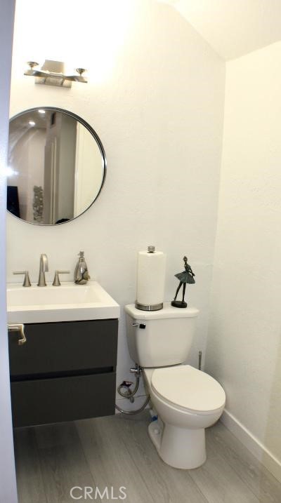 Detail Gallery Image 9 of 19 For 21015 Gresham, Canoga Park,  CA 91304 - 3 Beds | 2/1 Baths