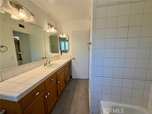 Detail Gallery Image 12 of 25 For 6618 Smoke Tree Ave, Oak Park,  CA 91377 - 4 Beds | 3 Baths