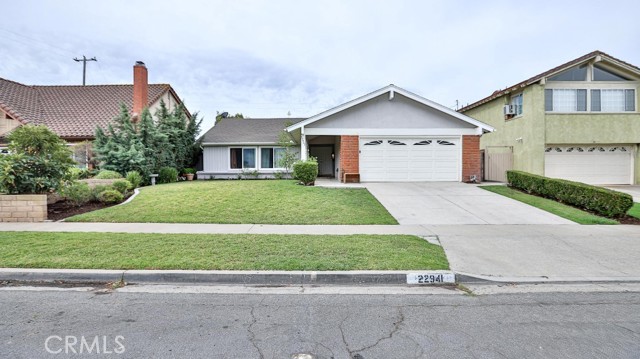 22941 Belquest Drive, Lake Forest CA: https://media.crmls.org/medias/48c94f6d-97ea-4c25-97fb-86b25a674015.jpg