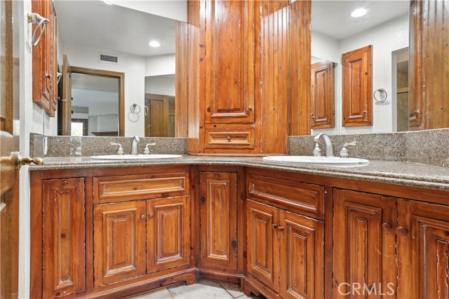 Detail Gallery Image 20 of 59 For 38285 Oaktree, Murrieta,  CA 92562 - 2 Beds | 2/1 Baths