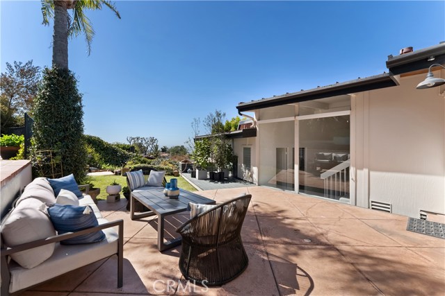 Detail Gallery Image 38 of 46 For 1961 San Remo Dr, Laguna Beach,  CA 92651 - 3 Beds | 2/1 Baths