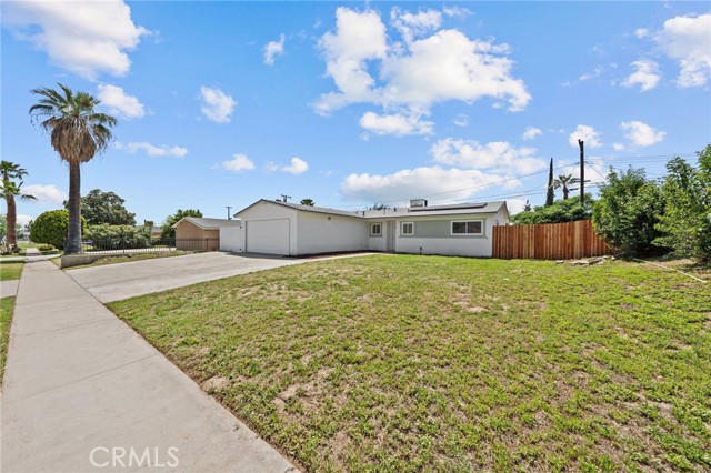 Detail Gallery Image 5 of 31 For 1442 Blythe Ave, Highland,  CA 92346 - 3 Beds | 1/1 Baths
