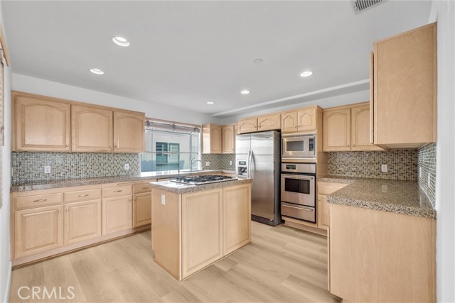 Detail Gallery Image 11 of 36 For 200 N Catalina Ave #F,  Redondo Beach,  CA 90277 - 3 Beds | 3 Baths