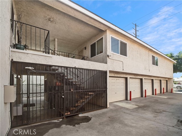 6130 Orange, Long Beach CA: https://media.crmls.org/medias/48cabe80-e08b-4458-9d5e-d308e11e2376.jpg