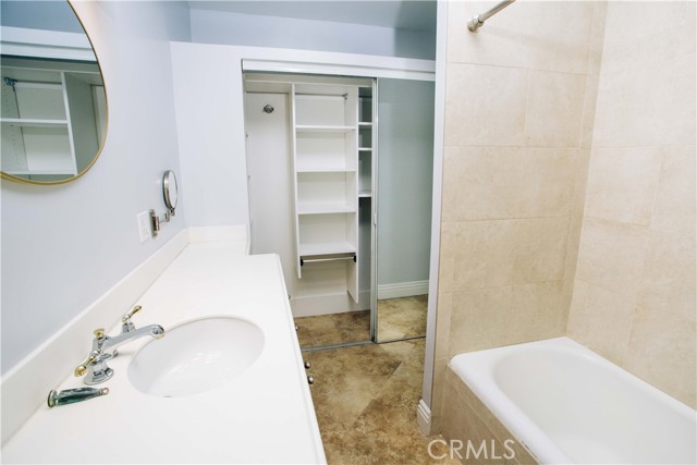 Detail Gallery Image 8 of 31 For 315 W 3rd St #305,  Long Beach,  CA 90802 - 1 Beds | 1 Baths