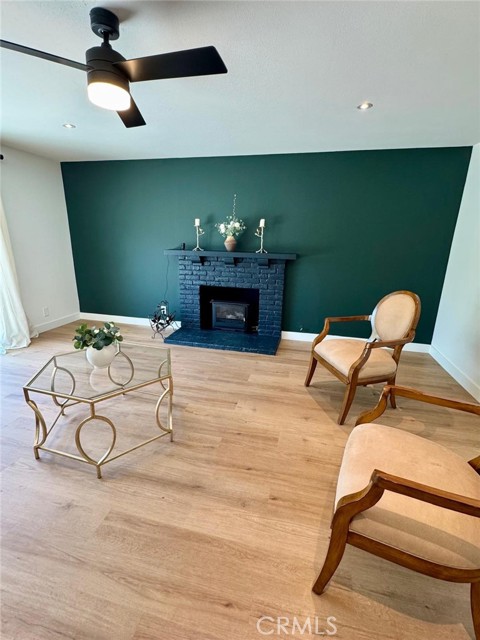 1502 W Hemlock Way, Santa Ana CA: https://media.crmls.org/medias/48caec55-5ddf-4432-a917-54b67a02597b.jpg