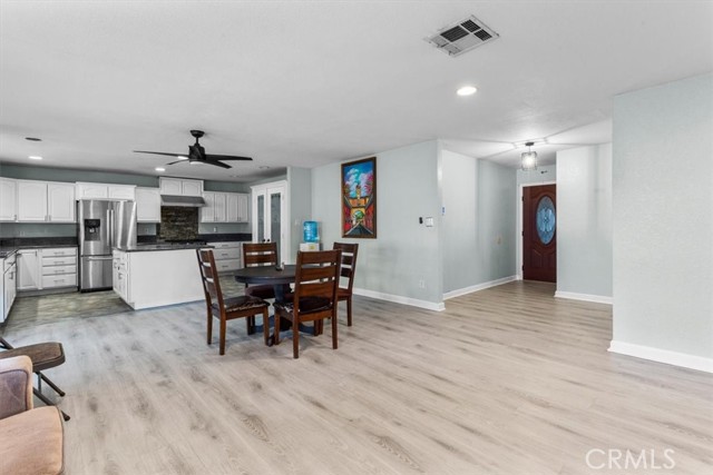 Detail Gallery Image 4 of 28 For 17381 Seville Ct, Fontana,  CA 92335 - 3 Beds | 2 Baths