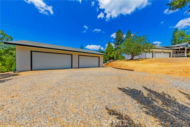 53235 Finegold Creek Court, North Fork CA: https://media.crmls.org/medias/48cc913d-f800-438f-87af-5ae89f7c4e36.jpg