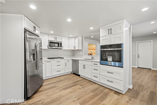 Detail Gallery Image 3 of 28 For 3036 Darlington Drive, Thousand Oaks,  CA 91362 - 3 Beds | 2 Baths