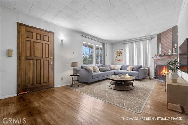 939 White Knoll Drive, Los Angeles CA: https://media.crmls.org/medias/48ccbbb3-4a7a-418b-826d-282912b2508a.jpg