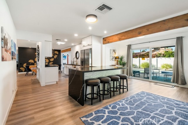 Detail Gallery Image 16 of 60 For 1980 E Rochelle Rd, Palm Springs,  CA 92262 - 5 Beds | 3 Baths