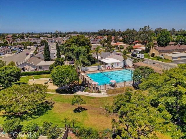 17077 Los Modelos Street, Fountain Valley CA: https://media.crmls.org/medias/48cd59e7-c5ab-4f7b-912b-1db22781919c.jpg