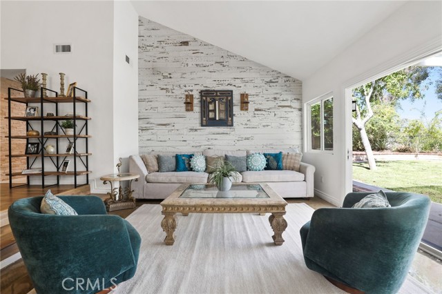 463 S Westridge Circle, Anaheim CA: https://media.crmls.org/medias/48ce8e1f-95c6-4006-a07e-1c40d98a7150.jpg