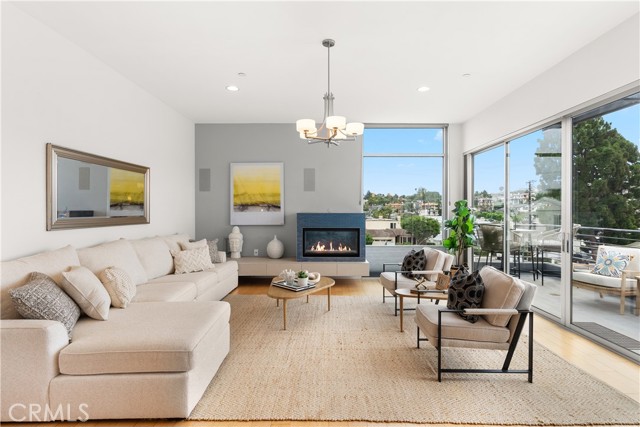 932 Manhattan Beach Blvd., Manhattan Beach, California 90266, 3 Bedrooms Bedrooms, ,2 BathroomsBathrooms,Residential,Sold,Manhattan Beach Blvd.,SB24148961