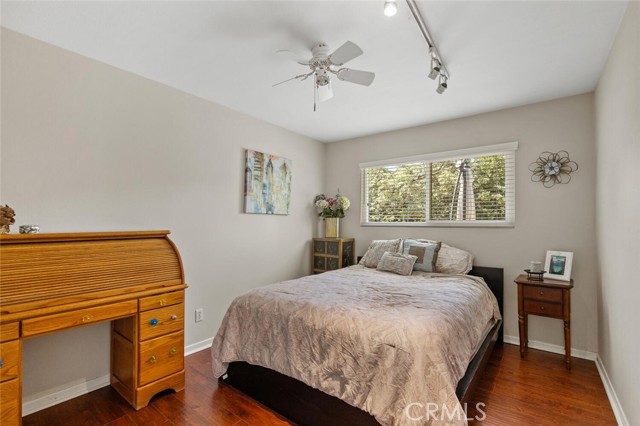Detail Gallery Image 11 of 22 For 23538 Adamsboro Dr, Newhall,  CA 91321 - 4 Beds | 2 Baths
