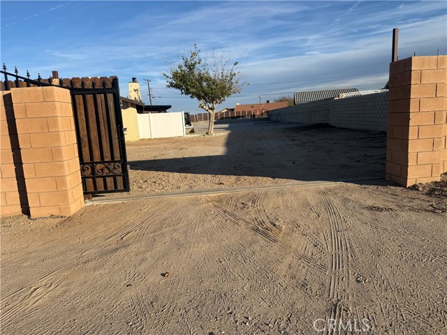 Detail Gallery Image 9 of 11 For 15137 Luna Road, Victorville,  CA 92392 - 3 Beds | 2 Baths