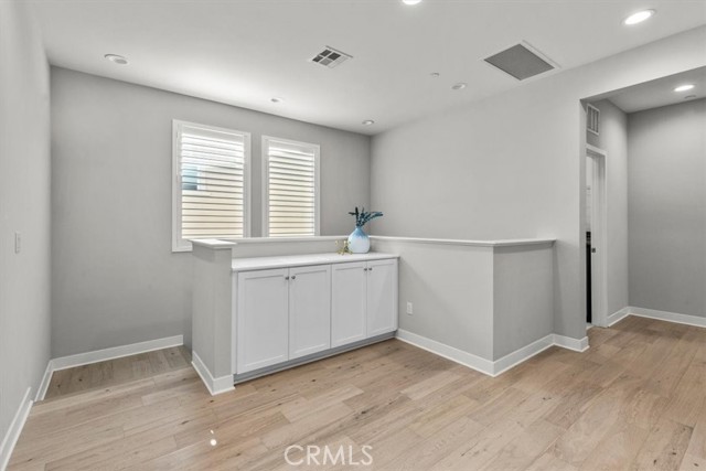 3930 E Crisanta Privado, Ontario CA: https://media.crmls.org/medias/48d1f2ee-5398-4af3-9ea7-f3221f60e29a.jpg