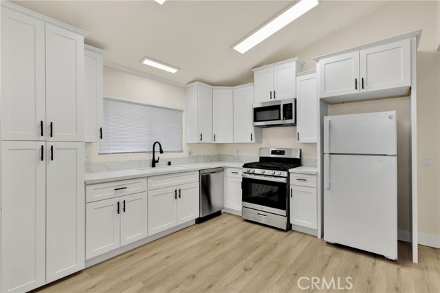 Detail Gallery Image 9 of 30 For 24939 Camino Del Norte, Barstow,  CA 92311 - 3 Beds | 2 Baths