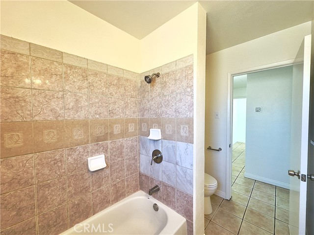 9459 Kaiser Avenue, Fontana CA: https://media.crmls.org/medias/48d35f0c-b610-4111-8a12-991b7b0aebe2.jpg