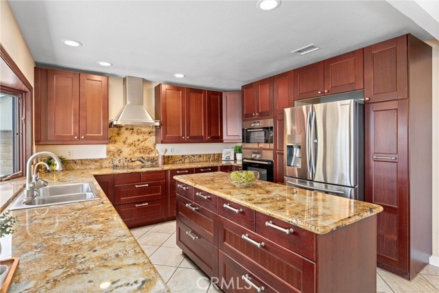 26972 Venado Drive, Mission Viejo CA: https://media.crmls.org/medias/48d3f2f8-43fb-4605-a5c5-d80b44b43fd1.jpg