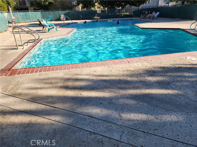 Detail Gallery Image 19 of 23 For 18516 Mayall St #D,  Northridge,  CA 91324 - 3 Beds | 2/1 Baths