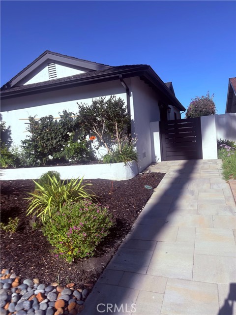 Front Image Thumbnail for CROC25270800