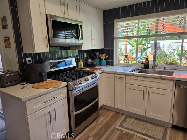 5 Carriage Hill Lane, Laguna Hills CA: https://media.crmls.org/medias/48d443e4-5c68-4def-8fa8-5678450df26a.jpg