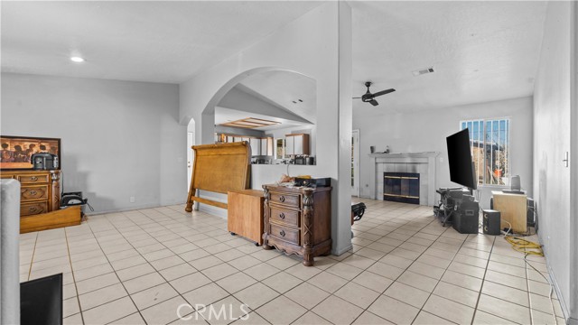 Detail Gallery Image 9 of 39 For 15070 Maricopa Rd, Victorville,  CA 92392 - 3 Beds | 2 Baths