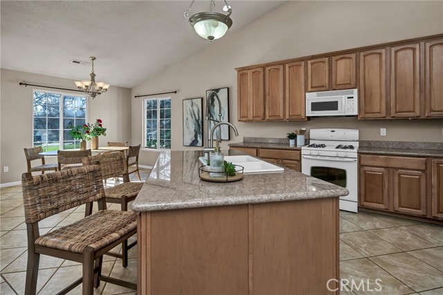 Detail Gallery Image 10 of 33 For 18411 Kentwood Pl, Hidden Valley Lake,  CA 95467 - 3 Beds | 2 Baths