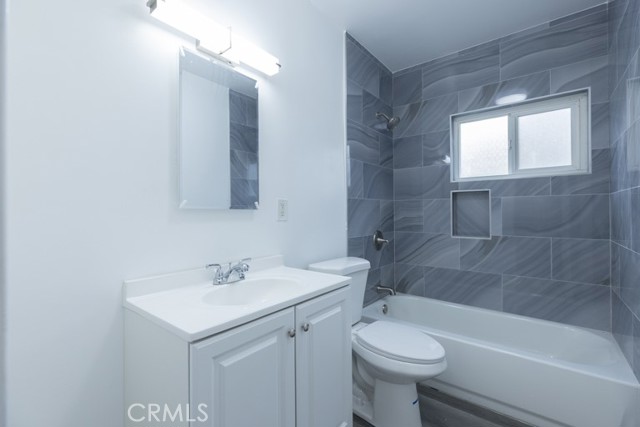 5476 Linden, Long Beach CA: https://media.crmls.org/medias/48d6c491-5dd0-4f4a-8314-2023f1b11dea.jpg