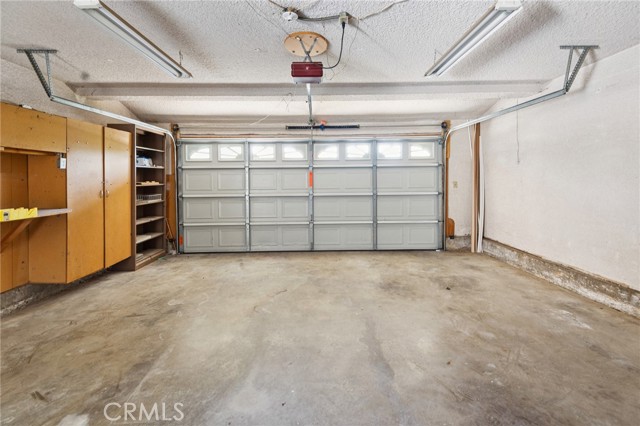 23509 Community Street, West Hills CA: https://media.crmls.org/medias/48d6e346-3ac0-4812-90a0-29d498ad1f29.jpg