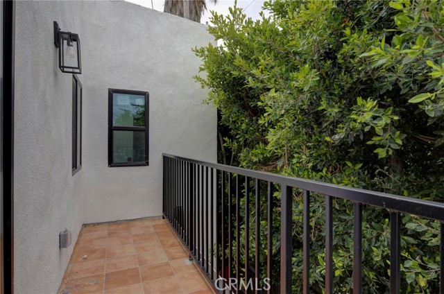 Detail Gallery Image 31 of 36 For 1243 1/2 Meadowbrook Ave #BACK,  Los Angeles,  CA 90019 - 2 Beds | 2/1 Baths