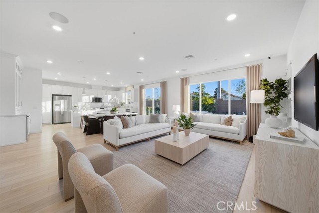 Detail Gallery Image 4 of 31 For 42955 Summer Ln, Lancaster,  CA 93536 - 3 Beds | 2 Baths