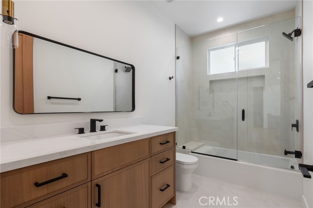Detail Gallery Image 11 of 19 For 21824 Cohasset St, Canoga Park,  CA 91303 - 3 Beds | 2 Baths