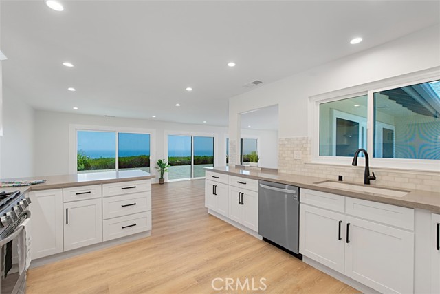 Detail Gallery Image 13 of 54 For 4021 via Manzana, San Clemente,  CA 92673 - 4 Beds | 2/1 Baths