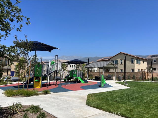 16036 Olivas Lane, Fontana CA: https://media.crmls.org/medias/48d8421d-26d0-4b61-8408-f7a45a3cfc8b.jpg