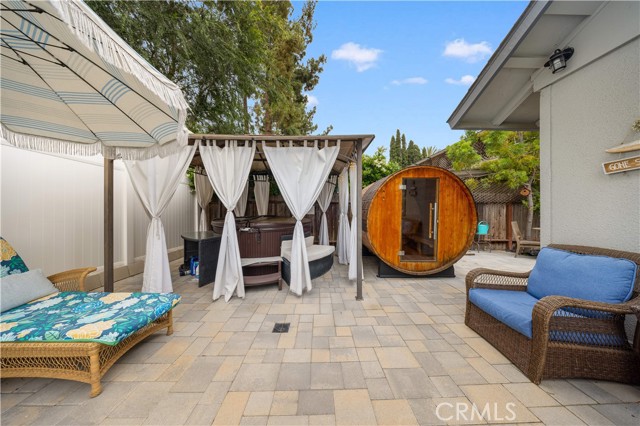 22361 Torino, Laguna Hills CA: https://media.crmls.org/medias/48d8bb33-4e0e-4150-b36e-2c9076cbe7ca.jpg