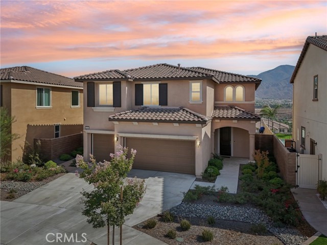 Detail Gallery Image 1 of 75 For 11257 Finders Ct, Corona,  CA 92883 - 5 Beds | 2/1 Baths